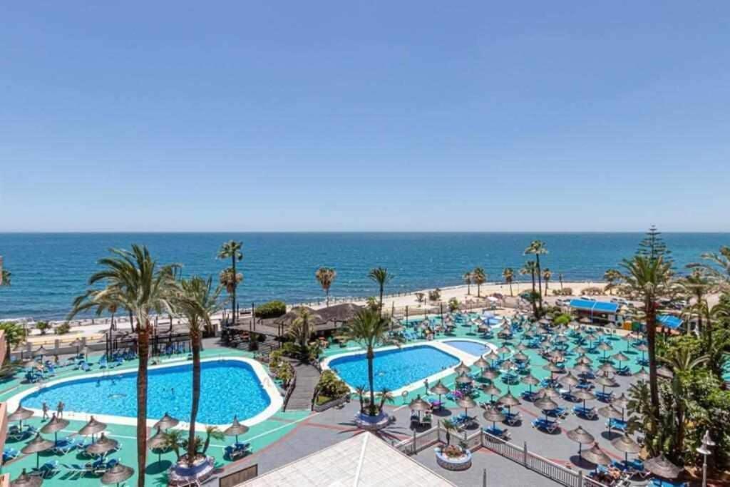 797 Holiday Rentals- Apartamento En Hotel Sunset Beach Frente Al Mar Бенальмадена Экстерьер фото