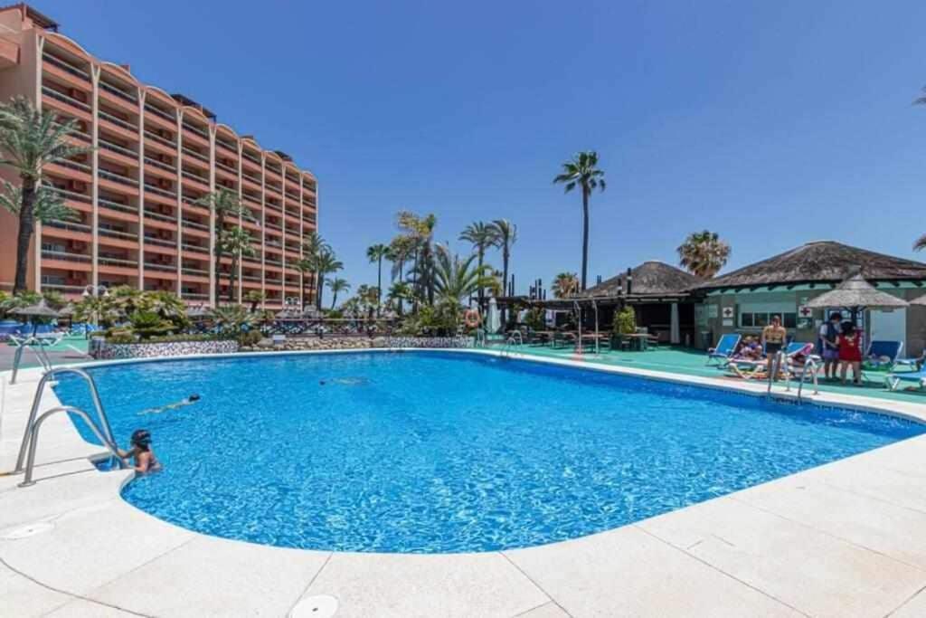 797 Holiday Rentals- Apartamento En Hotel Sunset Beach Frente Al Mar Бенальмадена Экстерьер фото