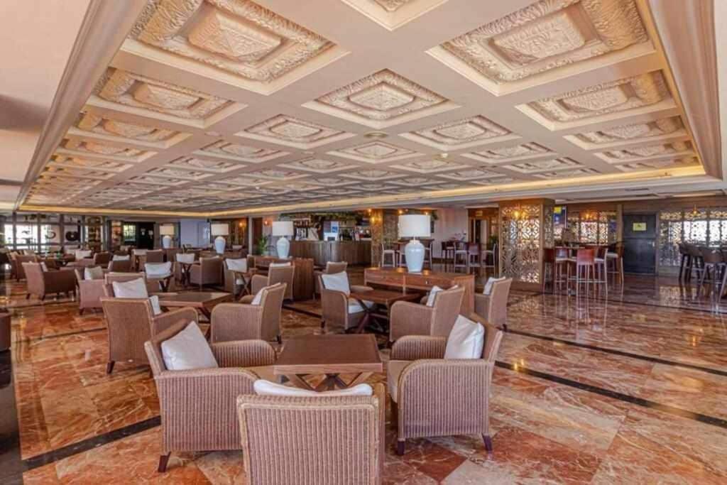 797 Holiday Rentals- Apartamento En Hotel Sunset Beach Frente Al Mar Бенальмадена Экстерьер фото